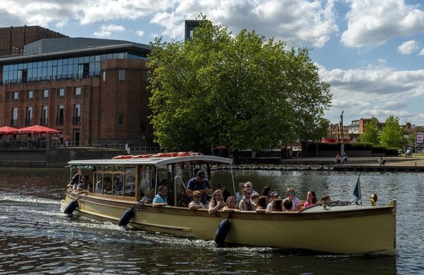 Stratford-upon-Avon river cruise with city audio tour