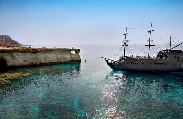 Black Pearl afternoon cruise with live music ticket only