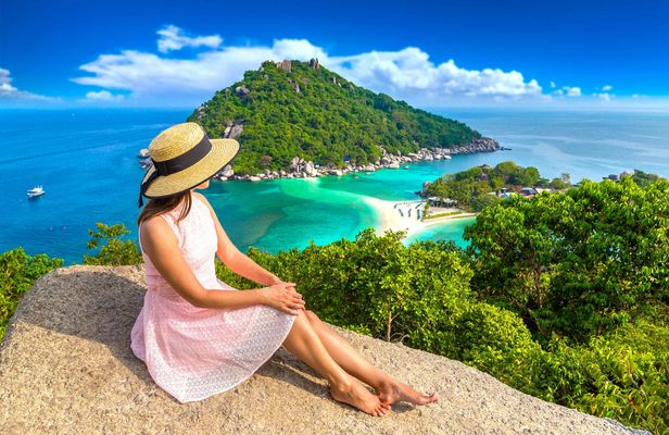 1-day shared tour to Koh Tao and Nang Yuan with lunch from Koh Samui