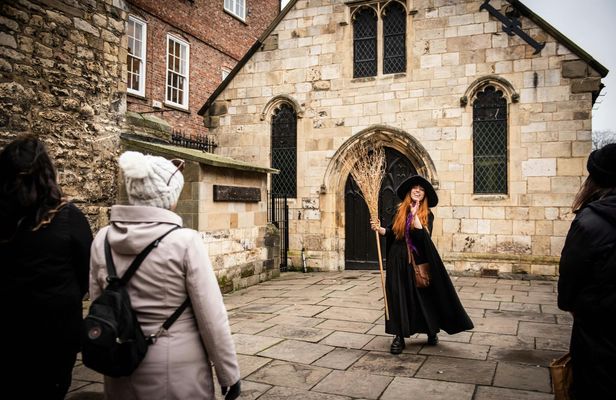 York witches and history walking tour