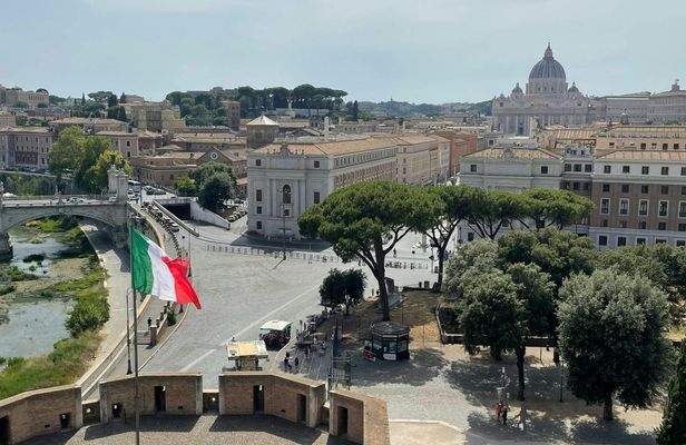 Guided tour of the Vatican's secret passage, Passetto di Borgo