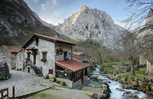 Bulnes, funicular and Cabrales cheese cave from Oviedo