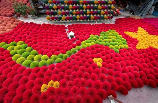 Half-day cultural journey through Hanoi's handicraft villages