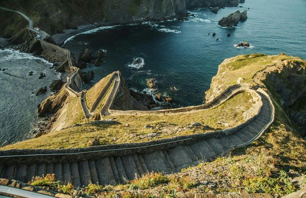 Day trip to San Juan de Gaztelugatxe and Bilbao from Santander