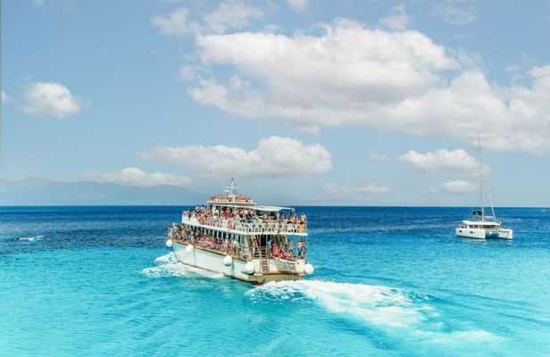 Paxos, Antipaxos and Blue Caves cruise from Lefkimmi