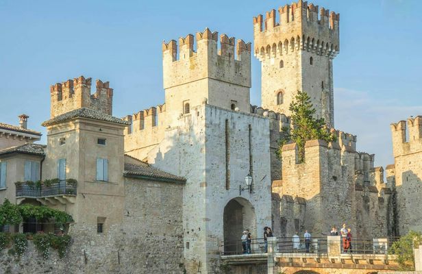Sirmione 4-hour guided boat tour from Garda and Bardolino