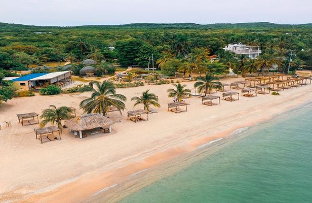 Full day access to Fenix Beach front rows from Cartagena