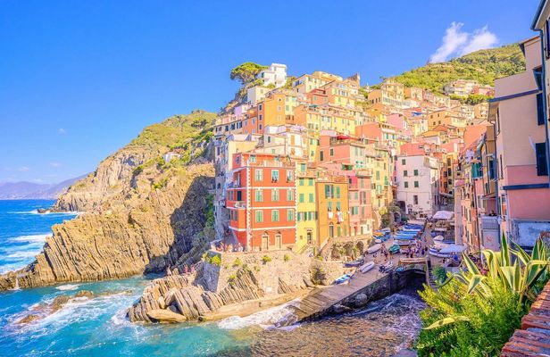 Small-group day trip to Cinque Terre from Florence