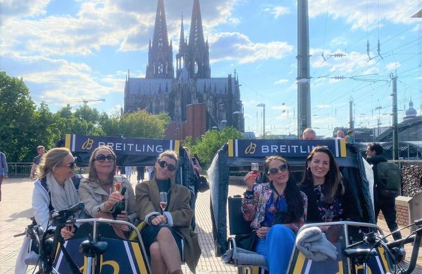 Rickshaw Tour of Cologne's Old Town with Champagne