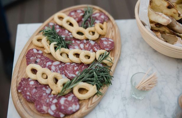 Rome Jewish Quarter and Trastevere Food Tour with Rooftop