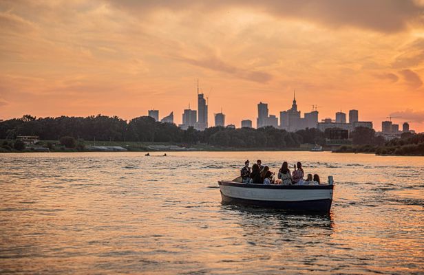 Private romantic sunset cruise with prosecco and scenic views