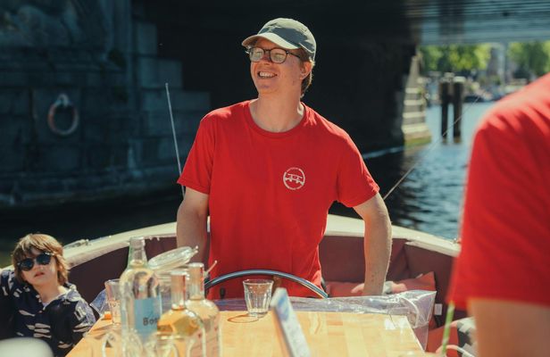 Cozy and fun canal boat tour of Amsterdam