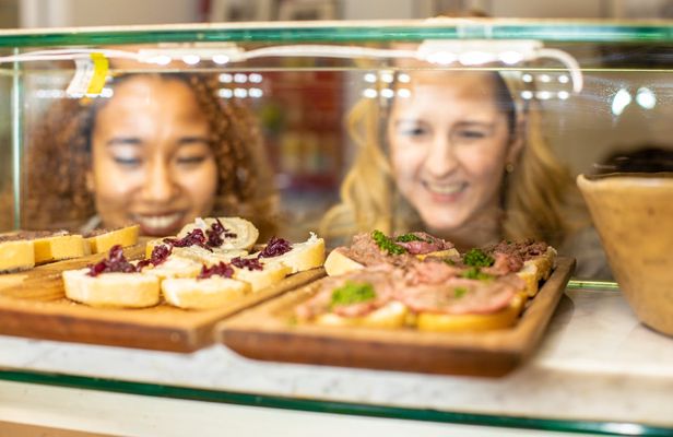 Florence food tour Sant'Ambrogio grocery market with a local chef