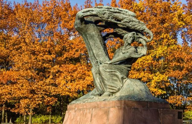 Warsaw Chopin tour with concert and museum visit