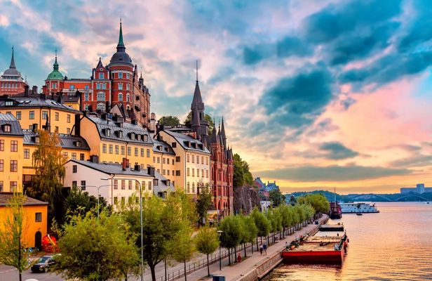 Explore Stockholm in 1 hour with a Local