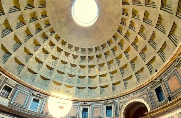 Rome walking tour with Piazza Navona, Trevi and Pantheon