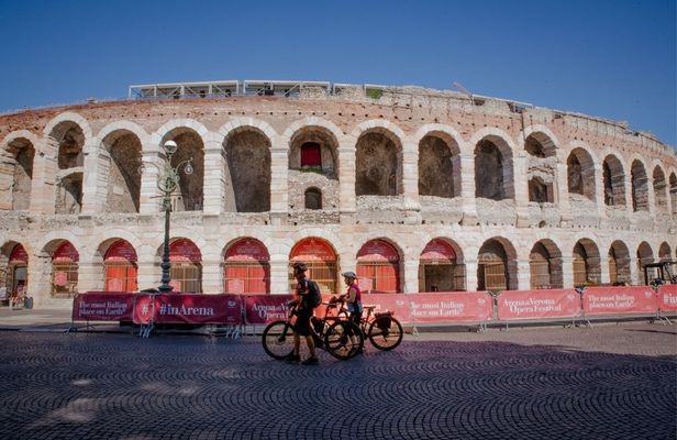 Verona e-bike tour with city center and panoramic views