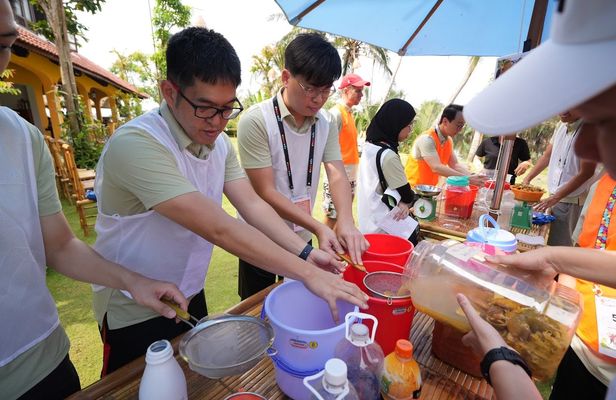 3.5-hour garbage enzyme-making in Hoi An