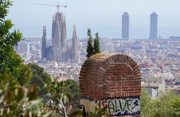 Park Güell and Sagrada Familia guided tour