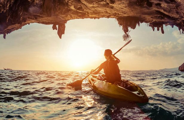 Mallorca sunset kayak tour with snorkeling and picnic