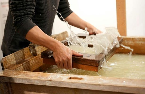 Japanese Washi paper-making experience in Asakusa