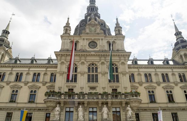 Private guided tour through the history of Graz with a local