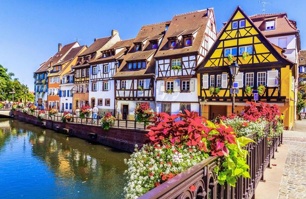 Photogenic Colmar walking tour with a Local