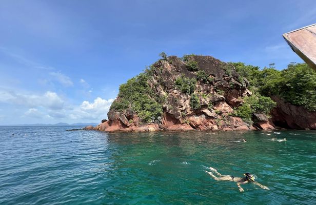 Speedboat guided tour to Krabi islands with Thai buffet lunch