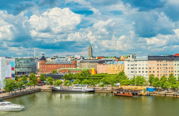 Helsinki 1-hour walking tour with a local
