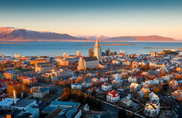 1-hour walking tour of Reykjavik with a local
