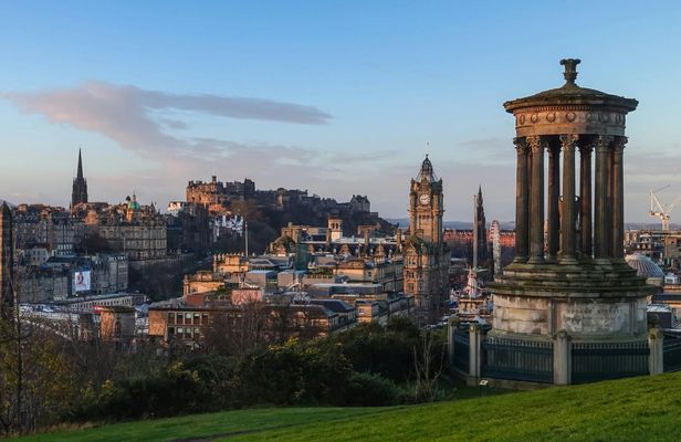 1-hour Tour of Edinburgh with a Local