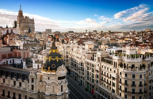 Discover Madrid on a guided tour with a local