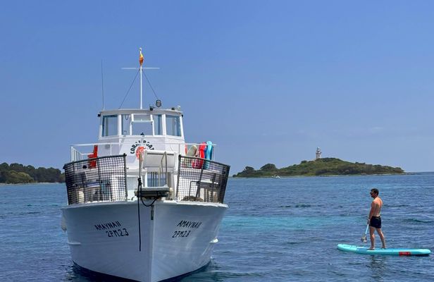Afternoon boat tour in Alcudia Bay with tapas and snorkelling