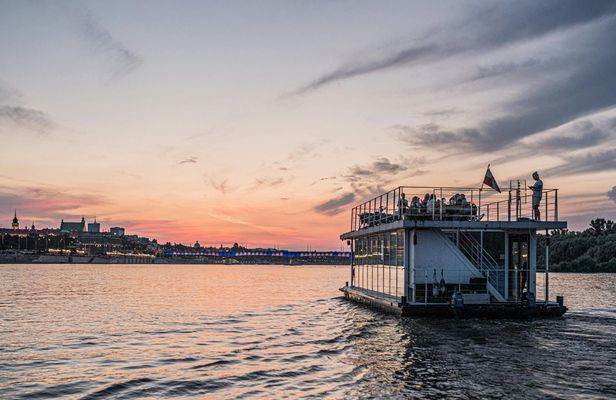 Warsaw sunset cruise on iBarka with prosecco