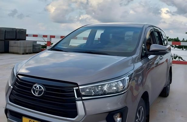 Private car transfer from Noi Bai Airport to Hanoi