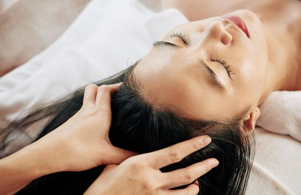 2-hour nourishing shampoo and nails in Hoi An