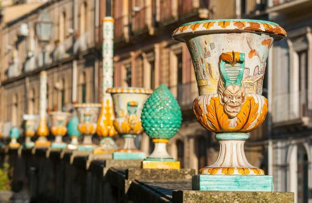 Caltagirone guided walking tour with a ceramic expert