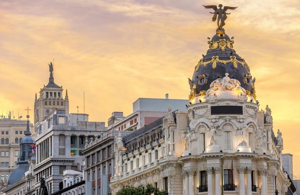 Madrid Instagram photo experience with a private local