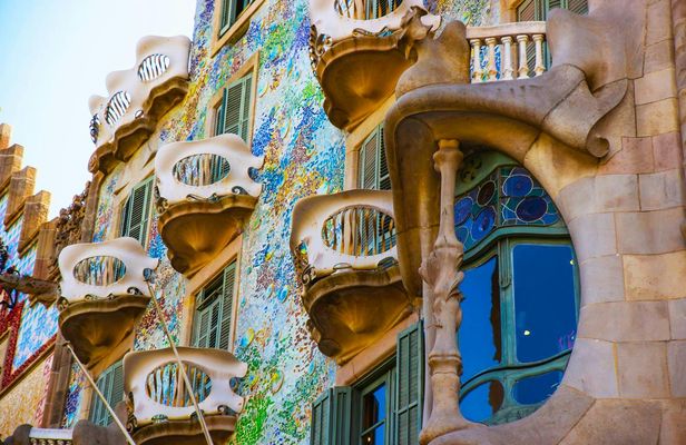 Barcelona photo spot scouting with a private local