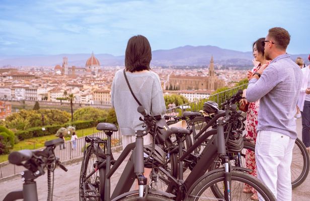 E-bike tour of Florence and Piazzale Michelangelo with surprise tasting