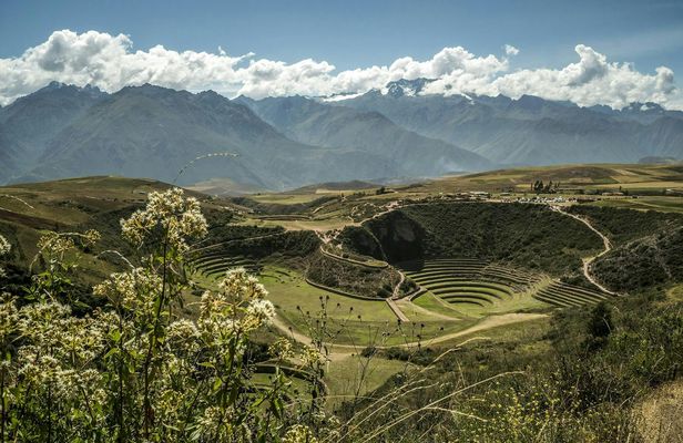 Sacred Valley guided tour with Inca sites, salt ponds and local market