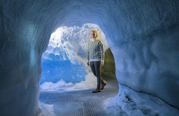 Wonders of Iceland and Aurora show at the Perlan