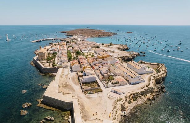 Day trip to Tabarca, Santa Pola with Laguna Rosa from Torrevieja