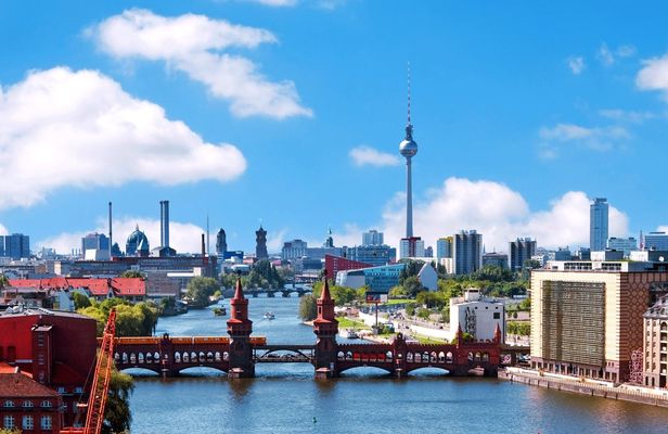 Berlin walking tour of must-see sights