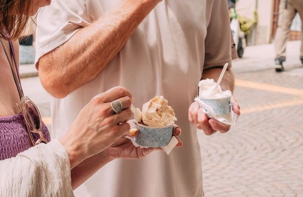 Verona food and wine tasting with walking tour