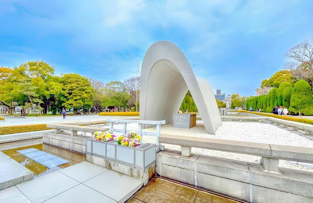 Day trip to Hiroshima and Miyajima by bullet train from Tokyo