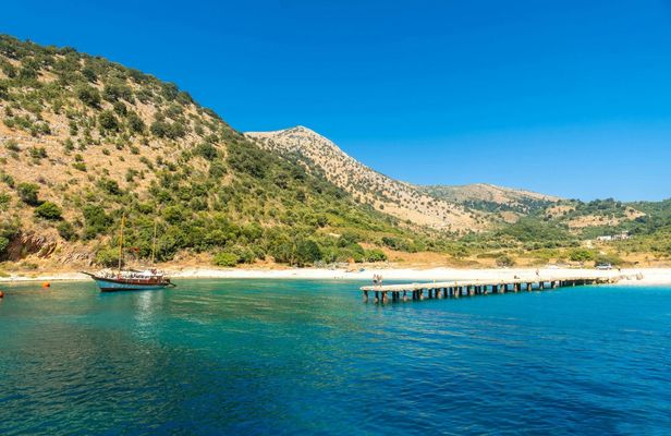 Sarandë boat tour to hidden caves and beaches with snorkelling