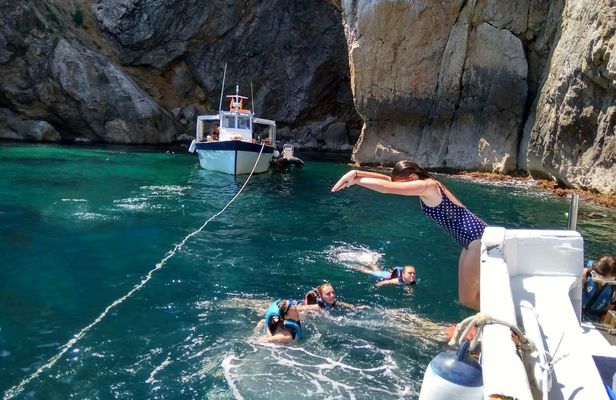 Boat trip to Illes Medes and Roca Foradada from L'Estartit