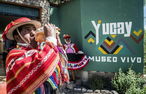 Chinchero, Yucay Living Museum and Ollantaytambo full-day guided tour