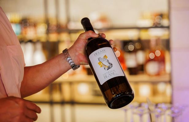 Five wines tasting signature experience